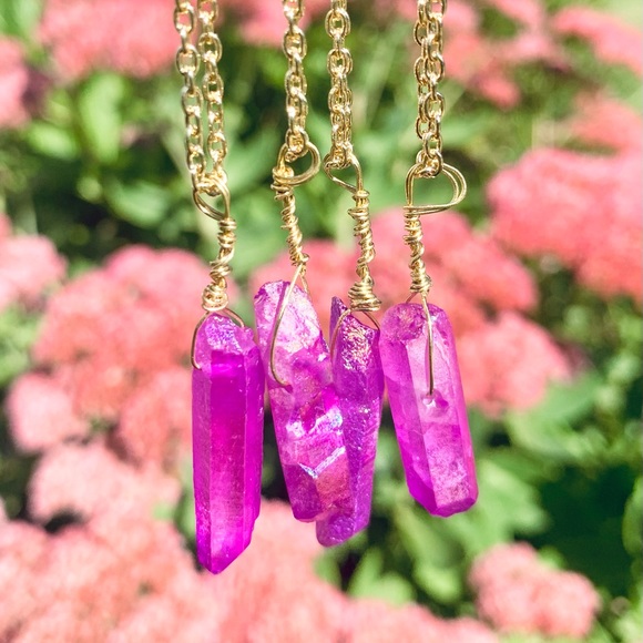 Purple Aura Quartz Gold Necklace - Picture 6 of 6